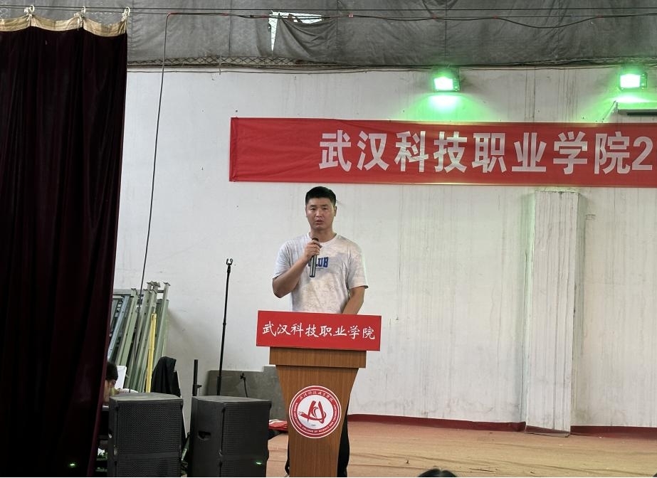 beat365举办2022-2023学年“五四”表彰大会暨文艺汇演