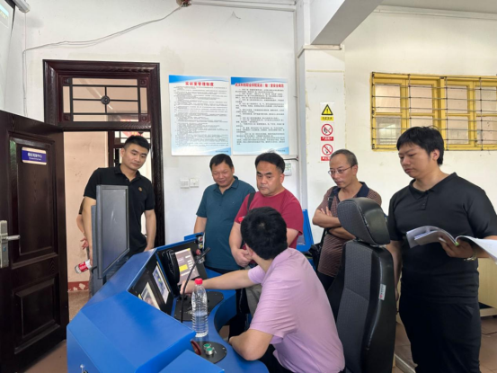 武汉光谷职业学院实验室安全检查组 莅临beat365现场检查