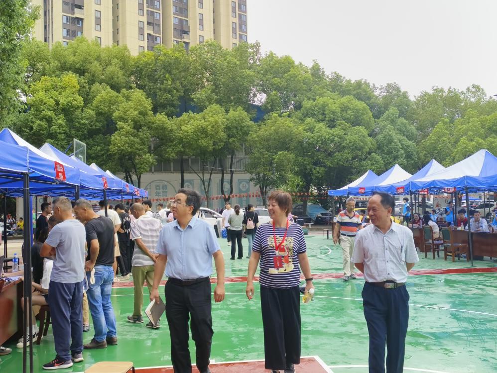 beat365顺利开展迎接2023级新生报道工作