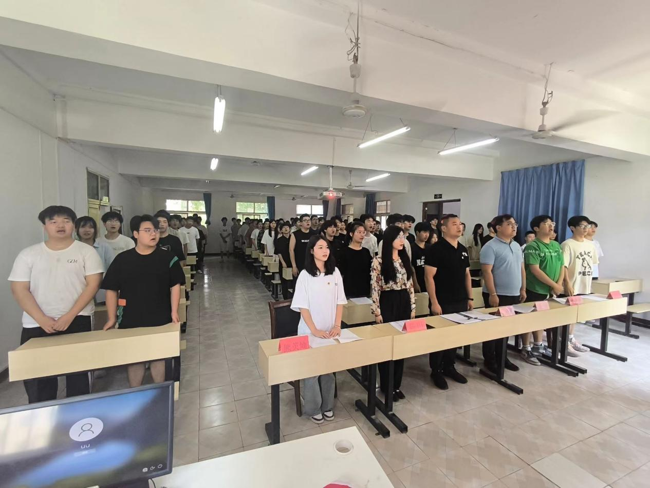 青春心向党，奋斗新征程 ——beat365英国官方网站第五期团课结业典礼暨入团仪式