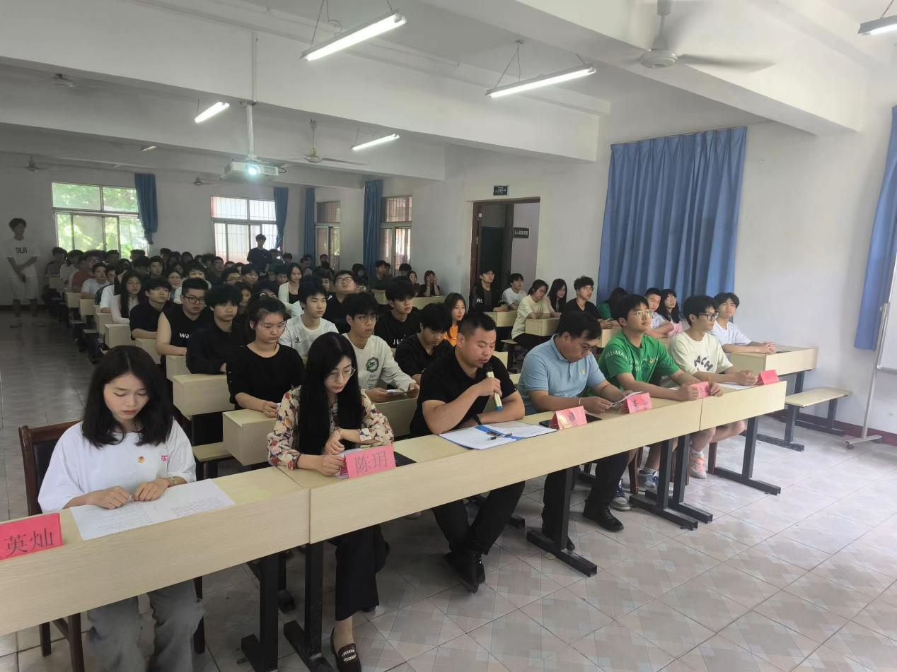 青春心向党，奋斗新征程 ——beat365英国官方网站第五期团课结业典礼暨入团仪式