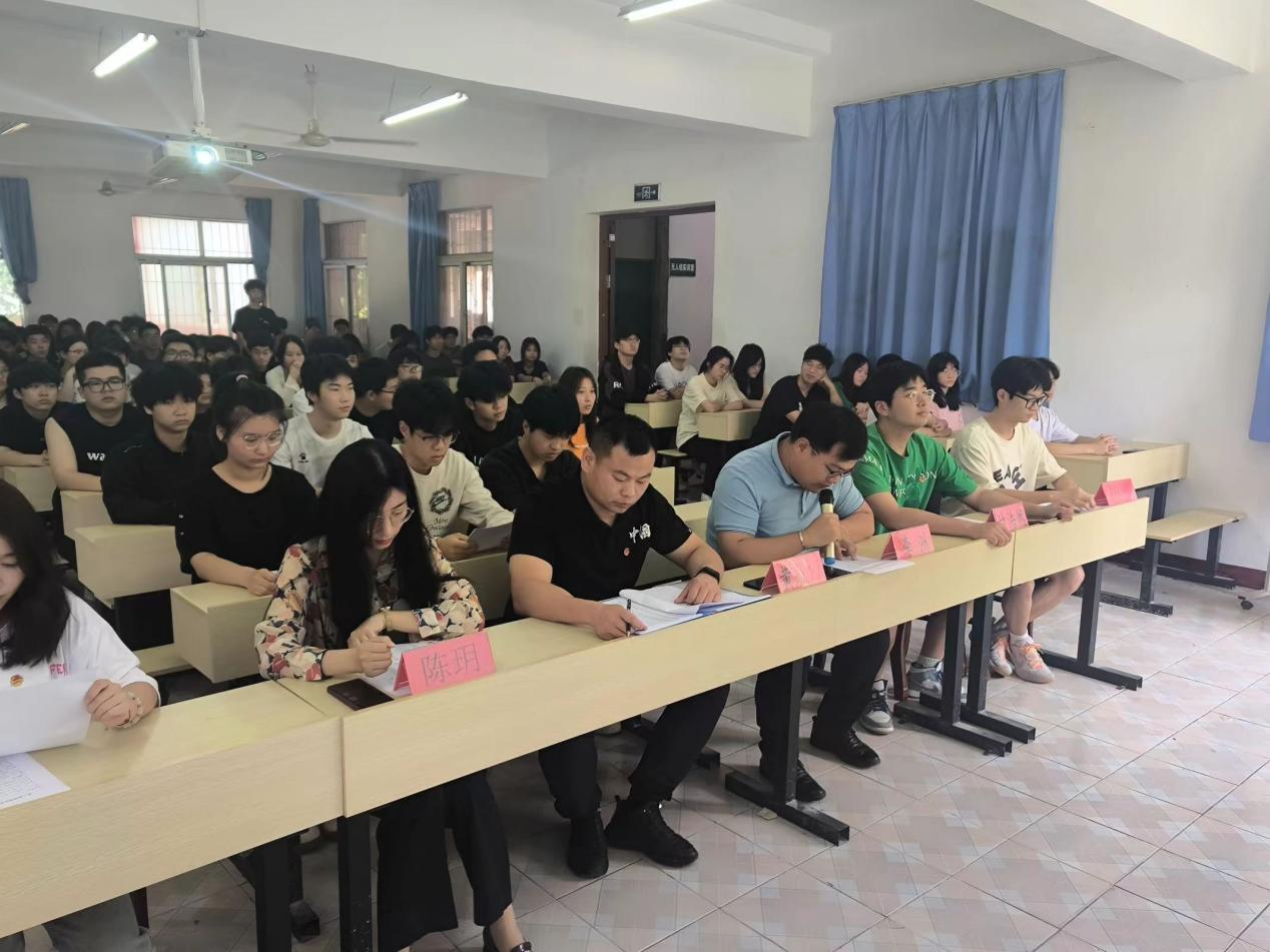 青春心向党，奋斗新征程 ——beat365英国官方网站第五期团课结业典礼暨入团仪式