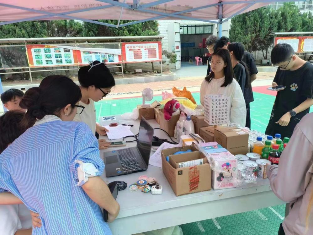 团簇星空，绽放芳华               ——beat365英国官方网站第二届社团文化节