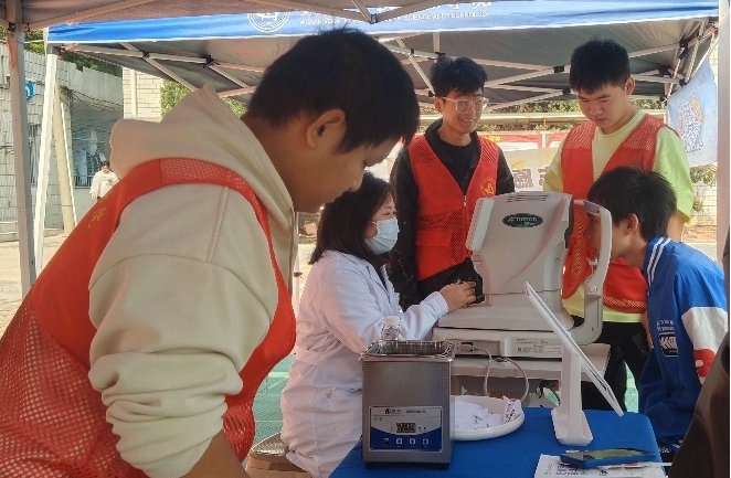 公益周——点亮校园健康之光 公益周——点亮校园健康之光