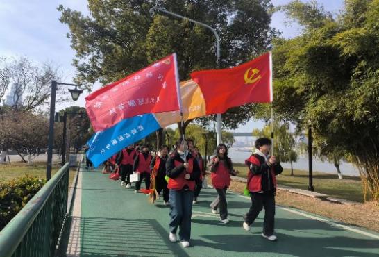 携手四域联动健步走，共筑爱河护湖新征程