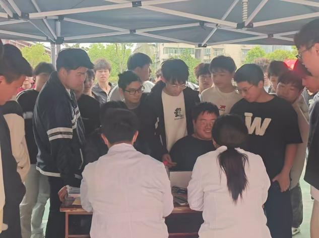 医校共建，关爱师生健康