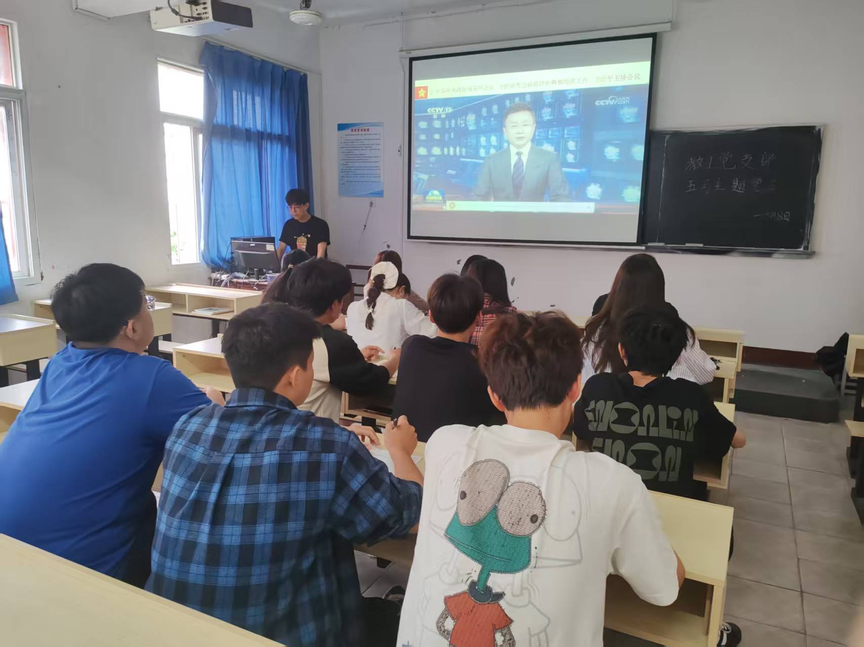 以八项规定为笔，绘作风建设新卷