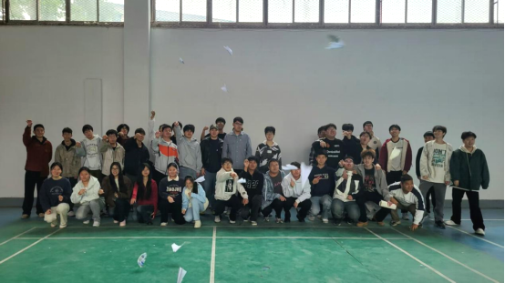 纸尖飞扬，创意无限——beat365举办2025年纸飞机大赛