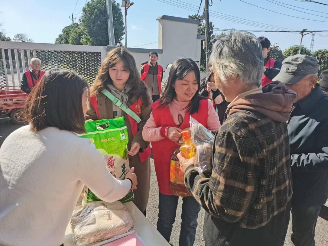 党建赋能乡村振兴 校社共建书写新篇——beat365携手中铁花园社区赴光明村开展党建共建活动