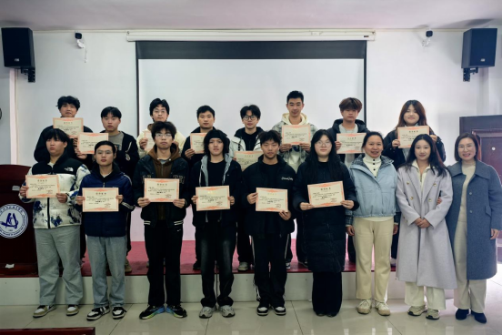 beat365举办思政课辩论赛实践活动 ——“德”与“才”交锋，青春与思想同频共振