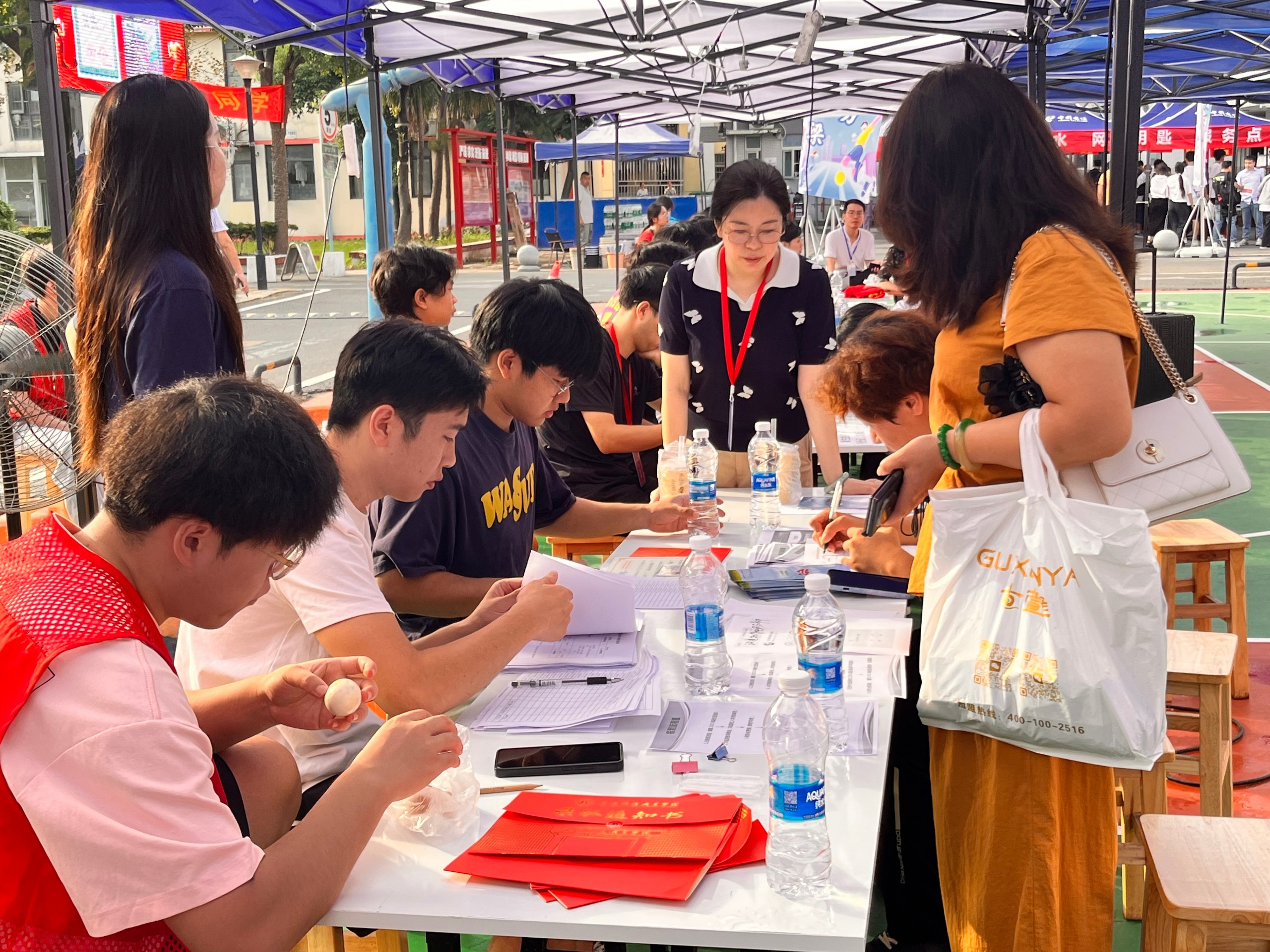 以心迎新，共赴星海——beat365英国官方网站圆满完成2025级新生迎接工作