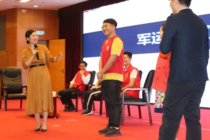 beat36550多名军运会志愿者 应邀参加市民大讲堂第258期活动