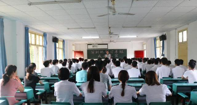 入学即入职 地铁订单班受热捧 入学即入职 地铁订单班受热捧