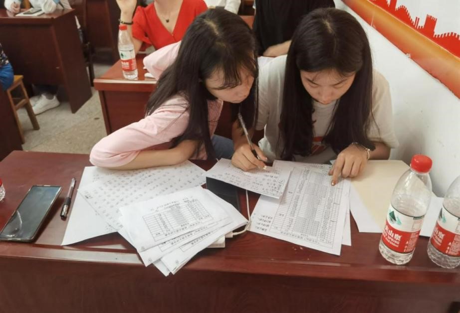 beat365英国官方网站“百生讲坛”决赛 顺利开展 beat365英国官方网站“百生讲坛”决赛 顺利开展