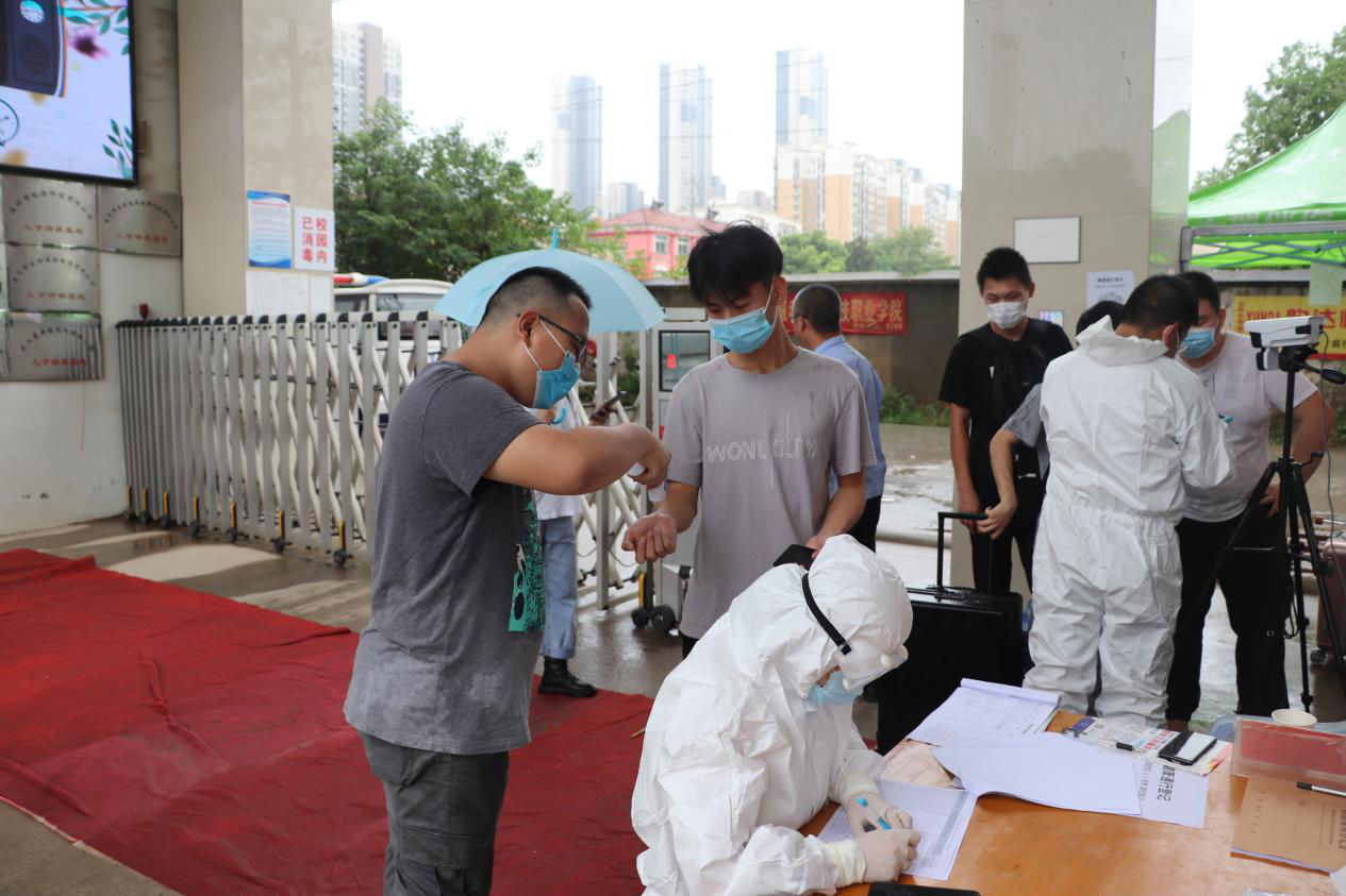 欢迎回家！beat365英国官方网站迎来2020届首批毕业生返校