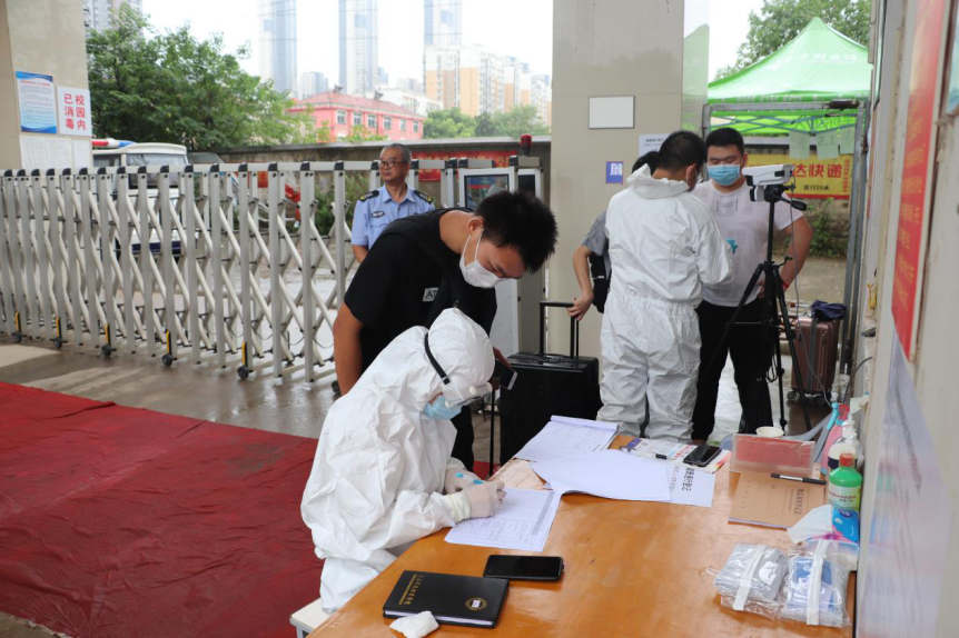 欢迎回家！beat365英国官方网站迎来2020届首批毕业生返校