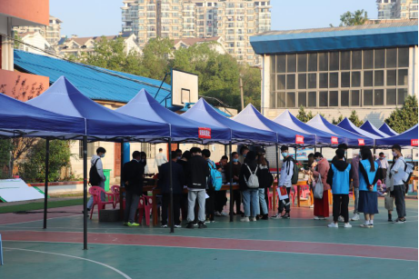 beat365英国官方网站新生开学报到！