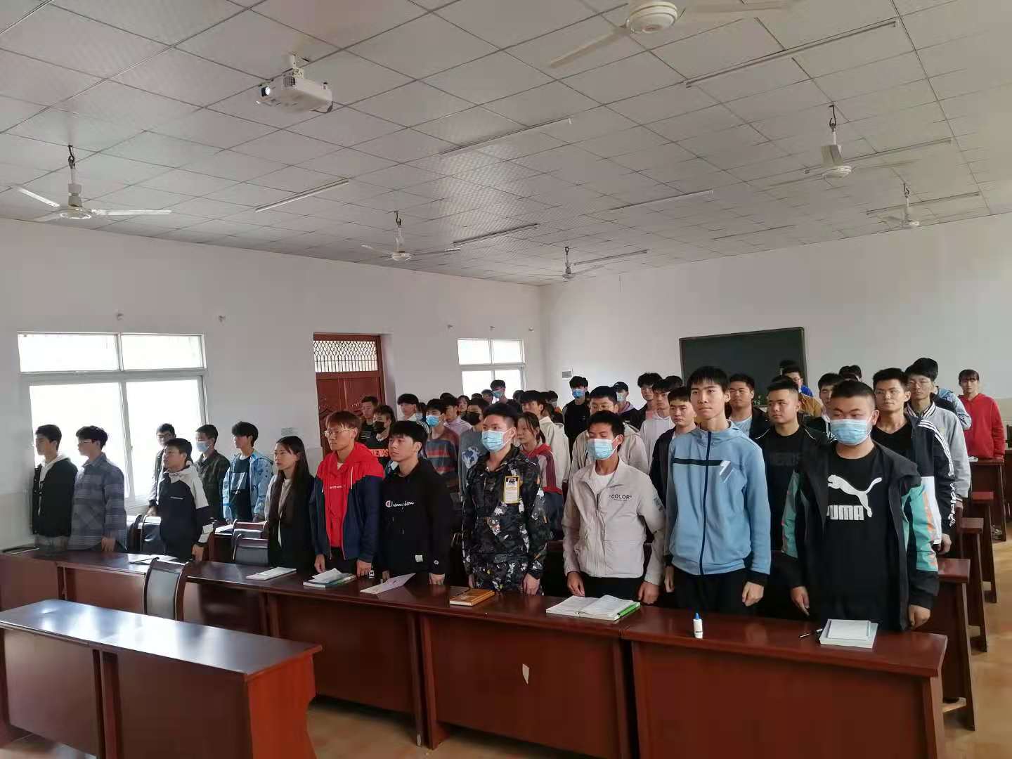 beat365举行第三十期业余党校开班仪式