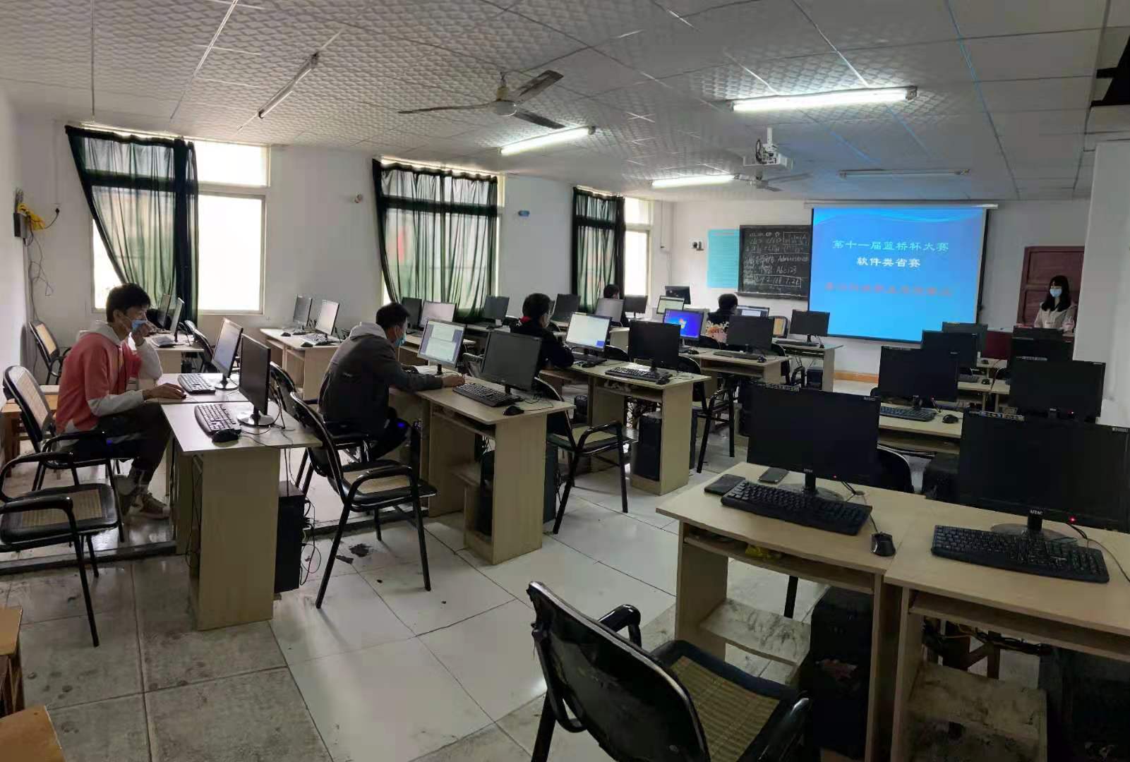 beat365英国官方网站“蓝桥杯”大赛斩获佳绩